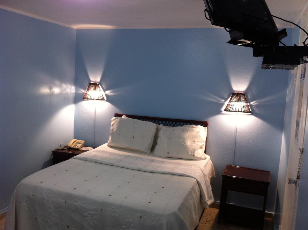 Barahona Hotel Caribe מראה חיצוני תמונה