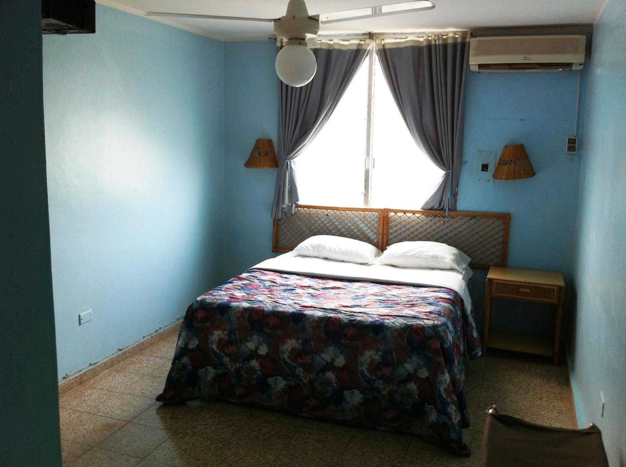 Barahona Hotel Caribe מראה חיצוני תמונה