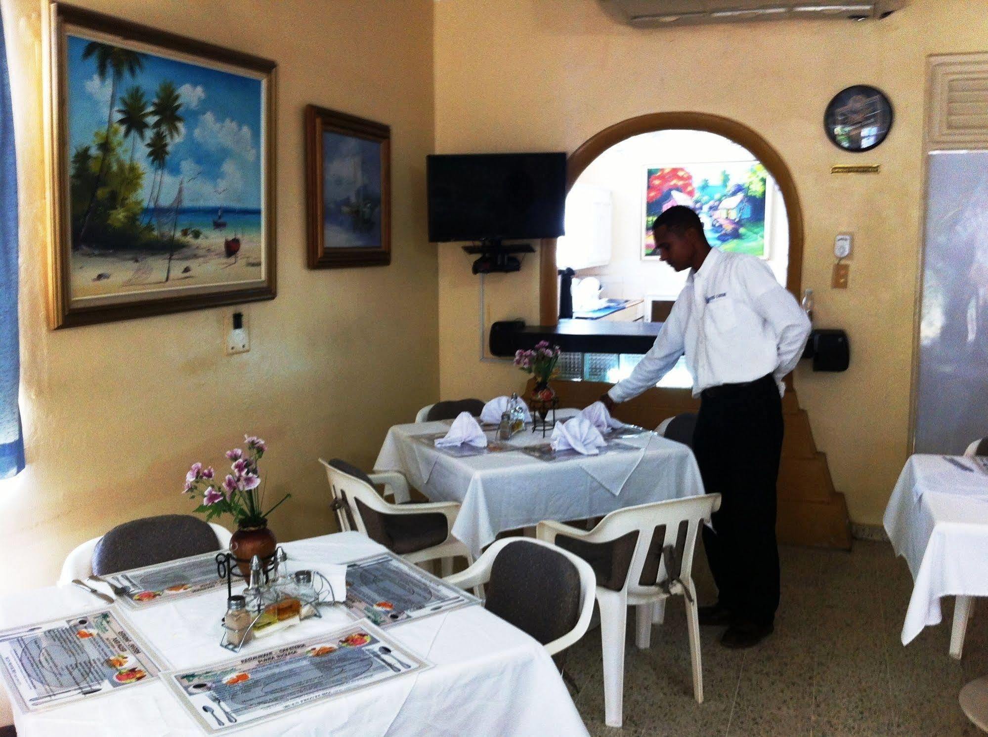 Barahona Hotel Caribe מראה חיצוני תמונה