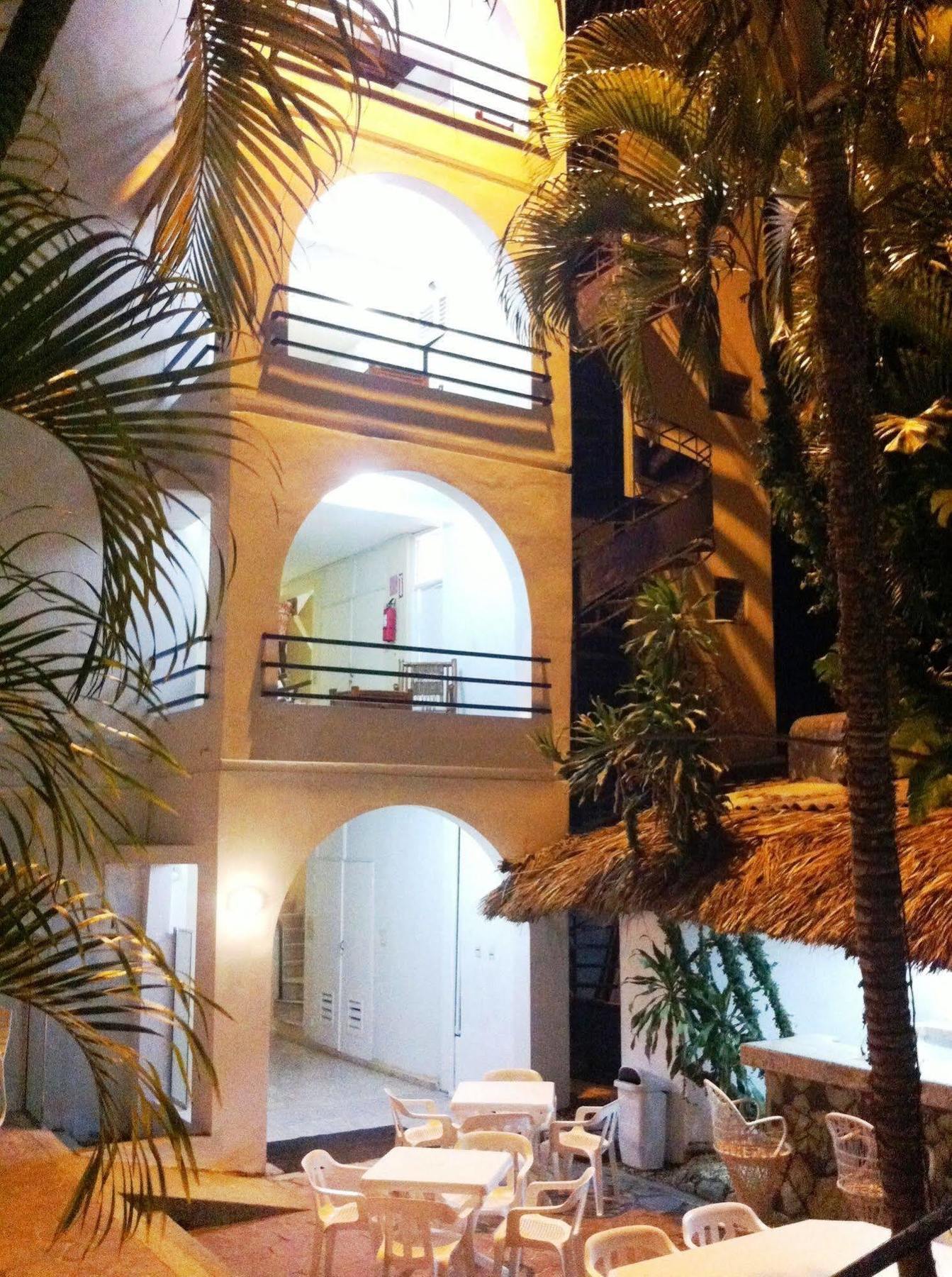 Barahona Hotel Caribe מראה חיצוני תמונה