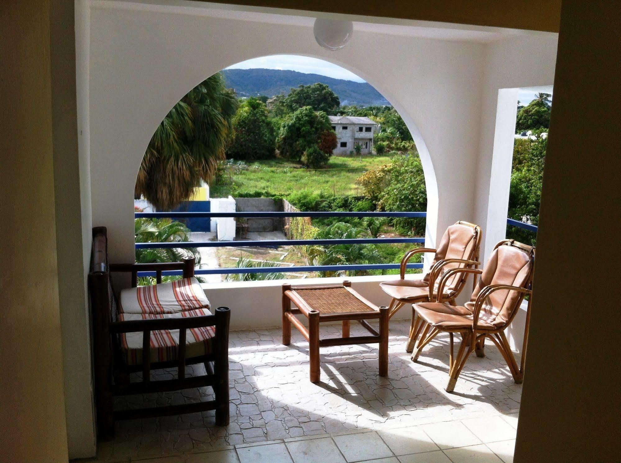 Barahona Hotel Caribe מראה חיצוני תמונה