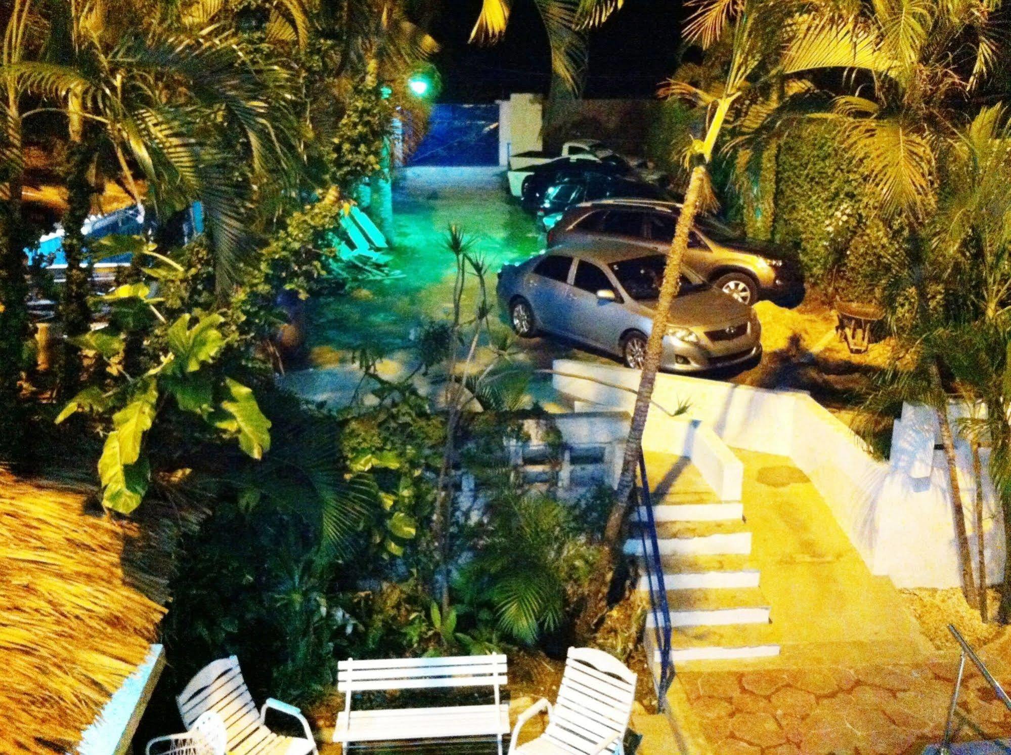 Barahona Hotel Caribe מראה חיצוני תמונה