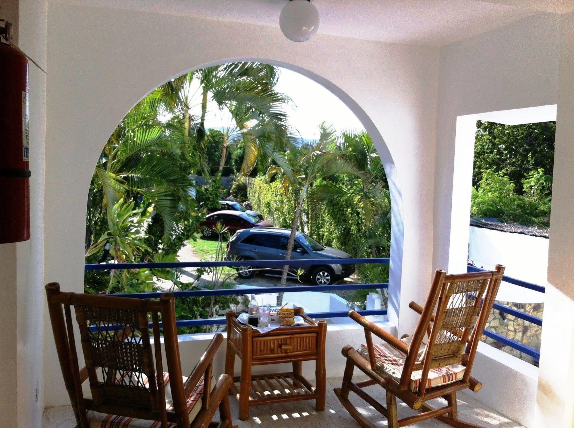 Barahona Hotel Caribe מראה חיצוני תמונה