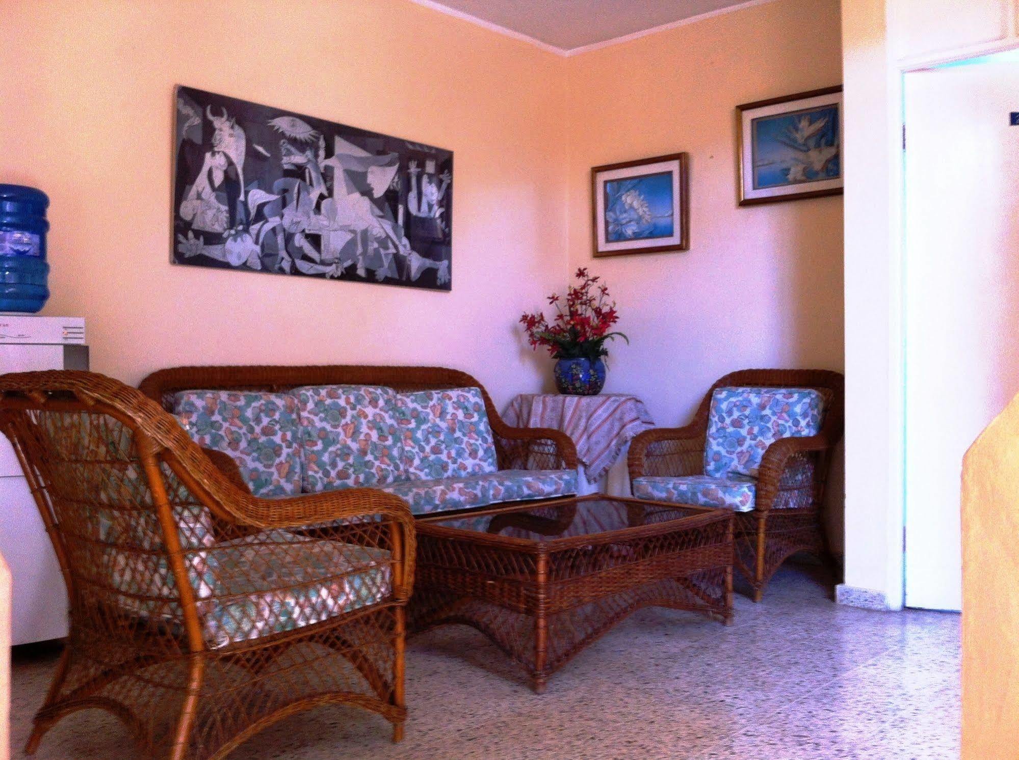 Barahona Hotel Caribe מראה חיצוני תמונה